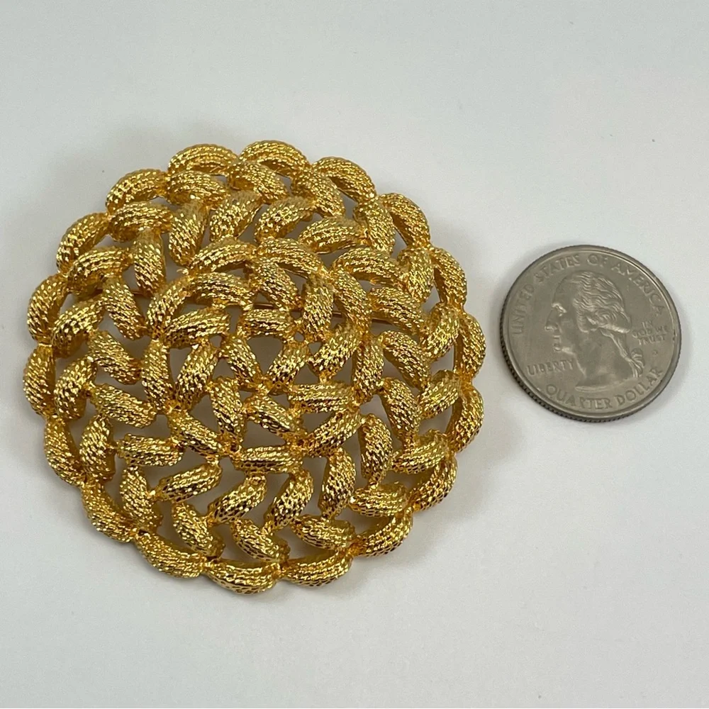 Monet Vintage 1980s Gold Plated Woven Brooch Pin Diamond Cut Statement Elegant